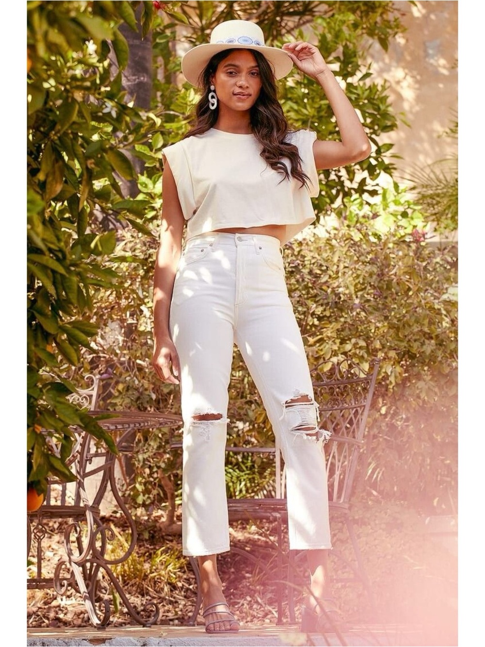 Agolde Riley White Distressed High Rise Straight Cropped Jeans In Veil, size 29